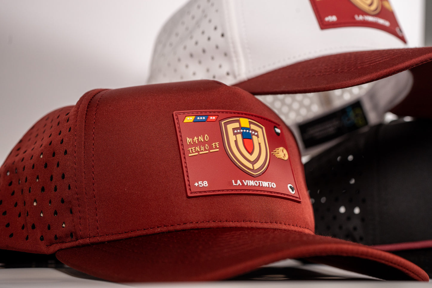 Mano Tengo Fe Vinotinto Hats - Gorra de Venezuela